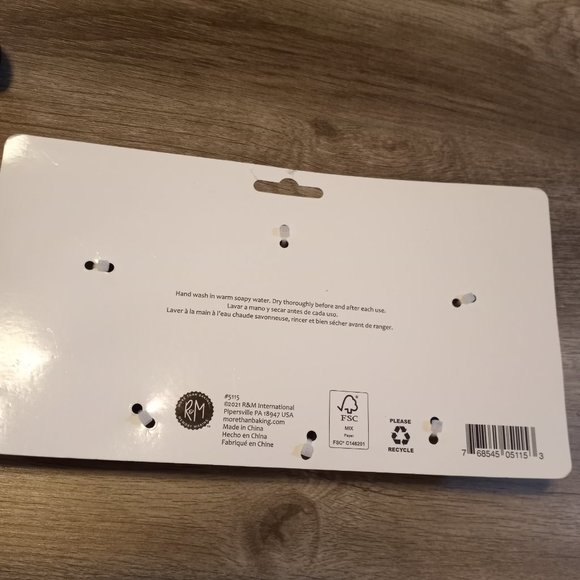 3 Piece Set Of Christmas Holiday Cookie Cutters, Gingerbread, Candy Cane, Tree - Picture 4 of 5